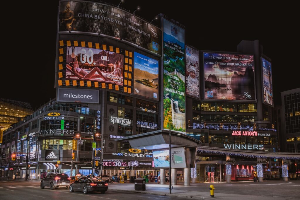 Make Your Banner Standout among Competitors in Las Vegas